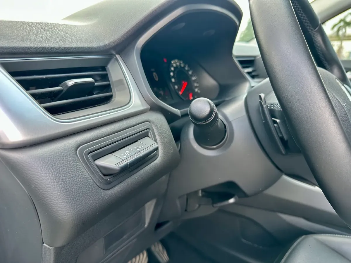 2019 Renault Captur 1.3T 159HP L4 7DCT,autocango,china used car exporter,china ev exporter,chinese used car exporter,chinese used ev exporter