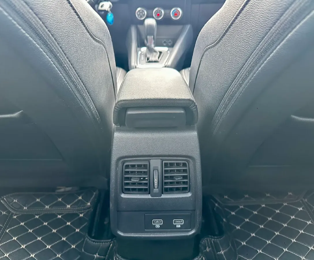 2019 Renault Captur 1.3T 159HP L4 7DCT,autocango,china used car exporter,china ev exporter,chinese used car exporter,chinese used ev exporter