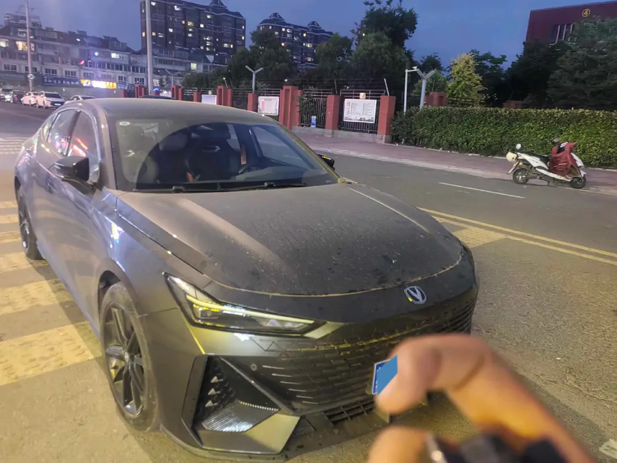 2023 ChangAn UNI-V 1.5T 188HP L4 7DCT,autocango,china used car exporter,china ev exporter,chinese used car exporter,chinese used ev exporter