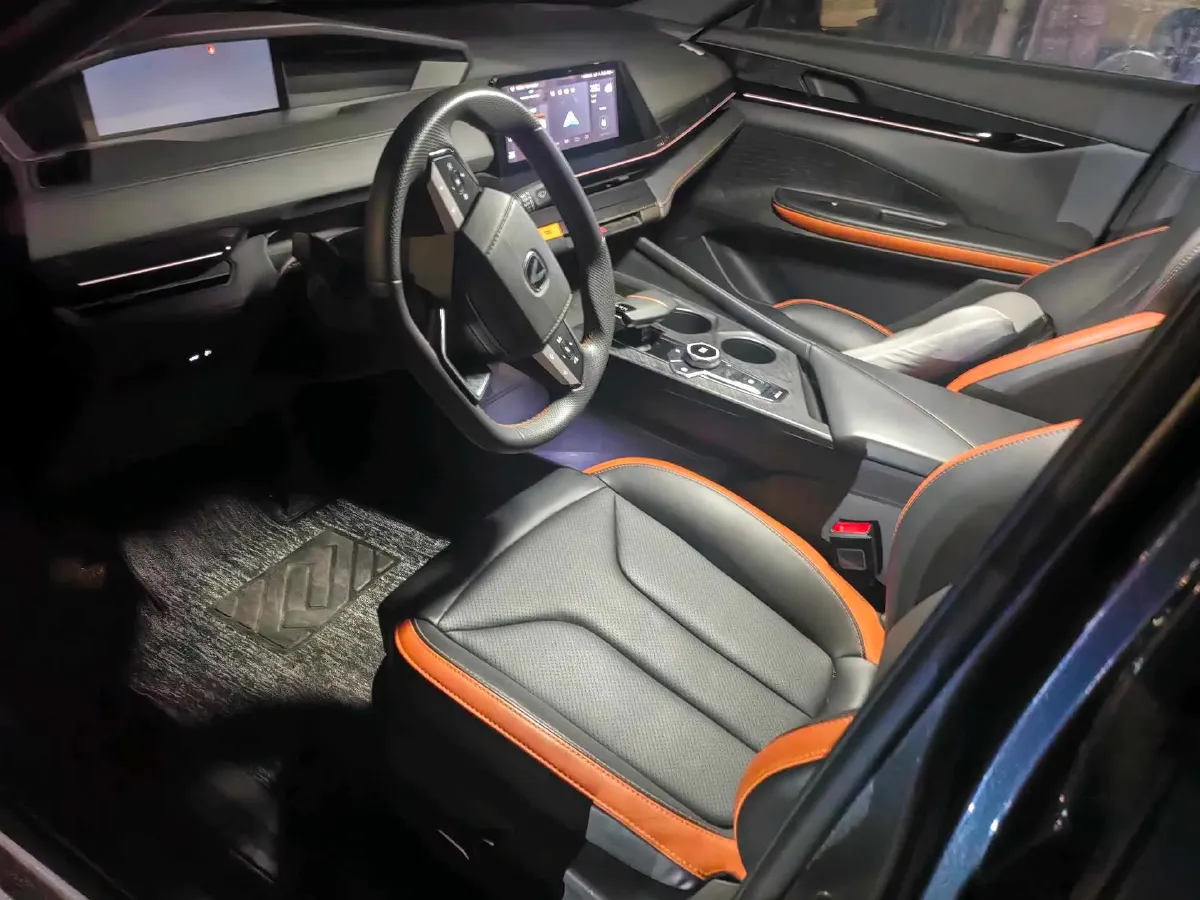 2023 ChangAn UNI-V 1.5T 188HP L4 7DCT,autocango,china used car exporter,china ev exporter,chinese used car exporter,chinese used ev exporter