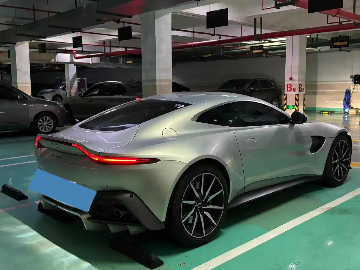 2018 Aston Martin V8 Vantage 4.0T 510HP V8 8AT,autocango,china used car exporter,china ev exporter,chinese used car exporter,chinese used ev exporter