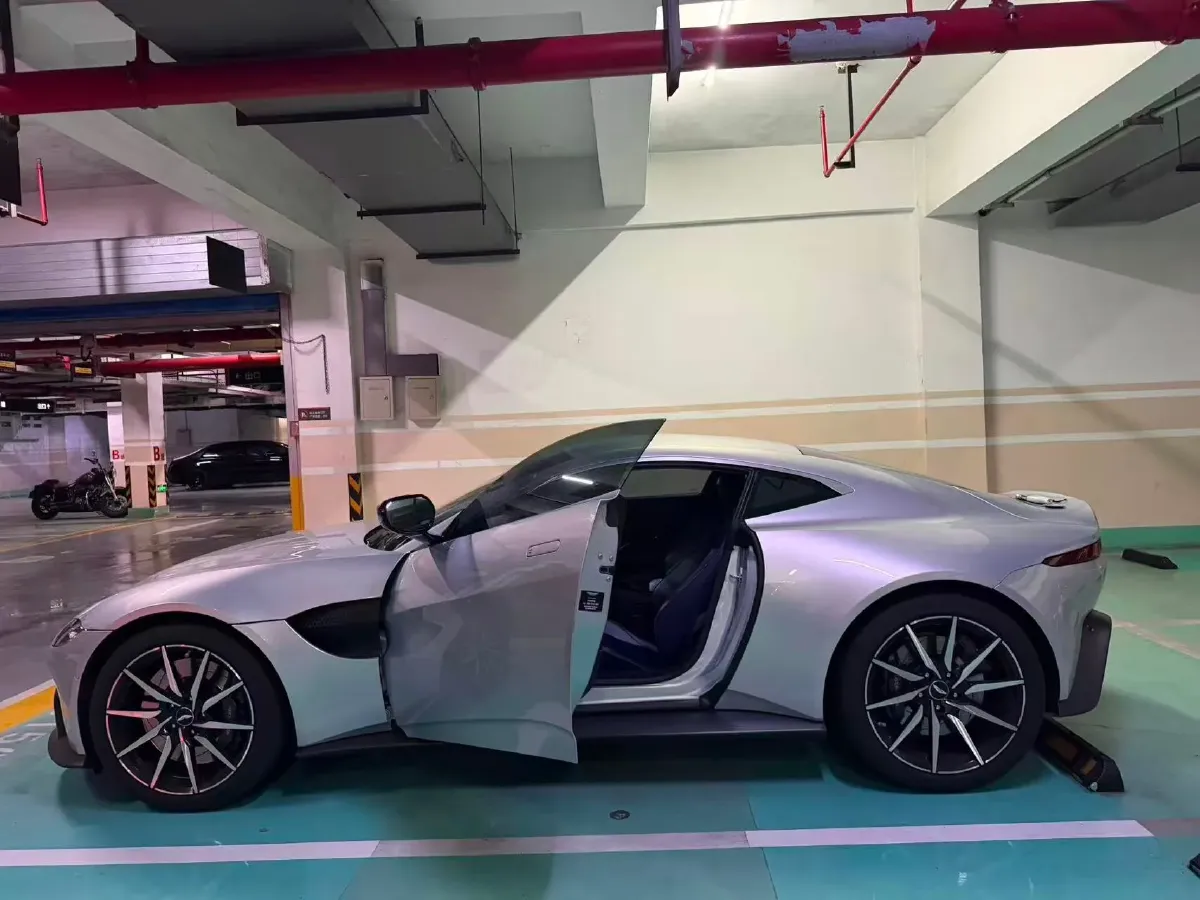 2018 Aston Martin V8 Vantage 4.0T 510HP V8 8AT,autocango,china used car exporter,china ev exporter,chinese used car exporter,chinese used ev exporter