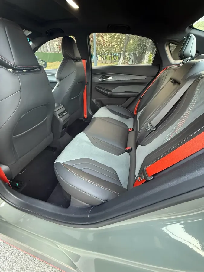 2022 Geely Binray 1.5T 181HP L4 7DCT,autocango,china used car exporter,china ev exporter,chinese used car exporter,chinese used ev exporter