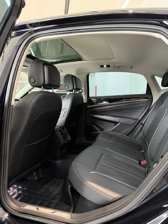 2024 Volkswagen Passat 2.0T 220HP L4 7DCT,autocango,china used car exporter,china ev exporter,chinese used car exporter,chinese used ev exporter