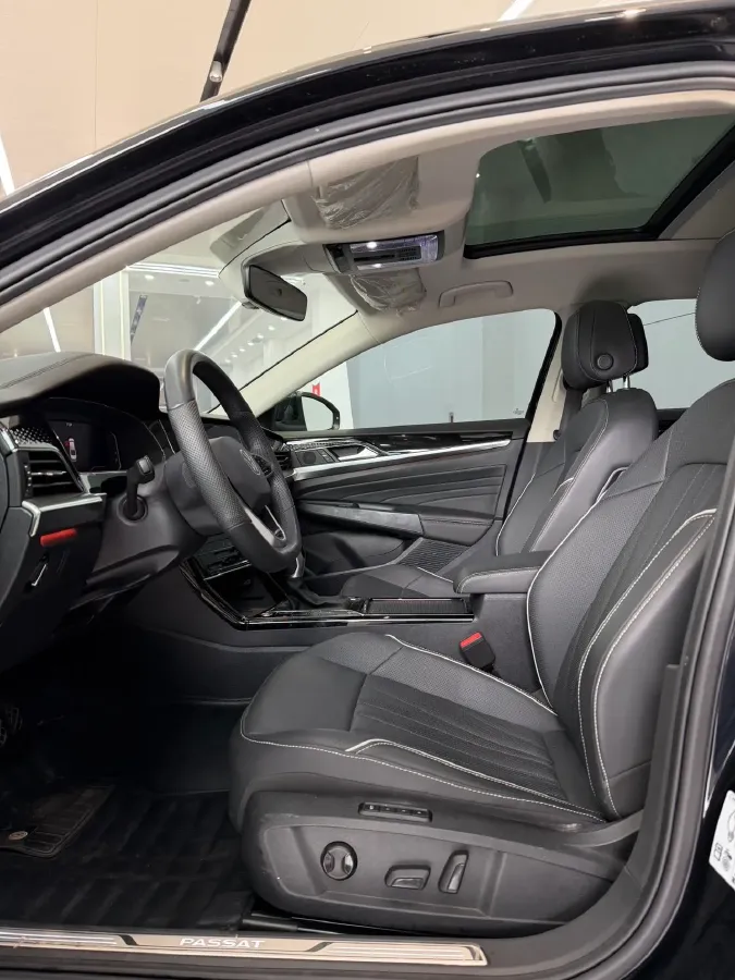2024 Volkswagen Passat 2.0T 220HP L4 7DCT,autocango,china used car exporter,china ev exporter,chinese used car exporter,chinese used ev exporter