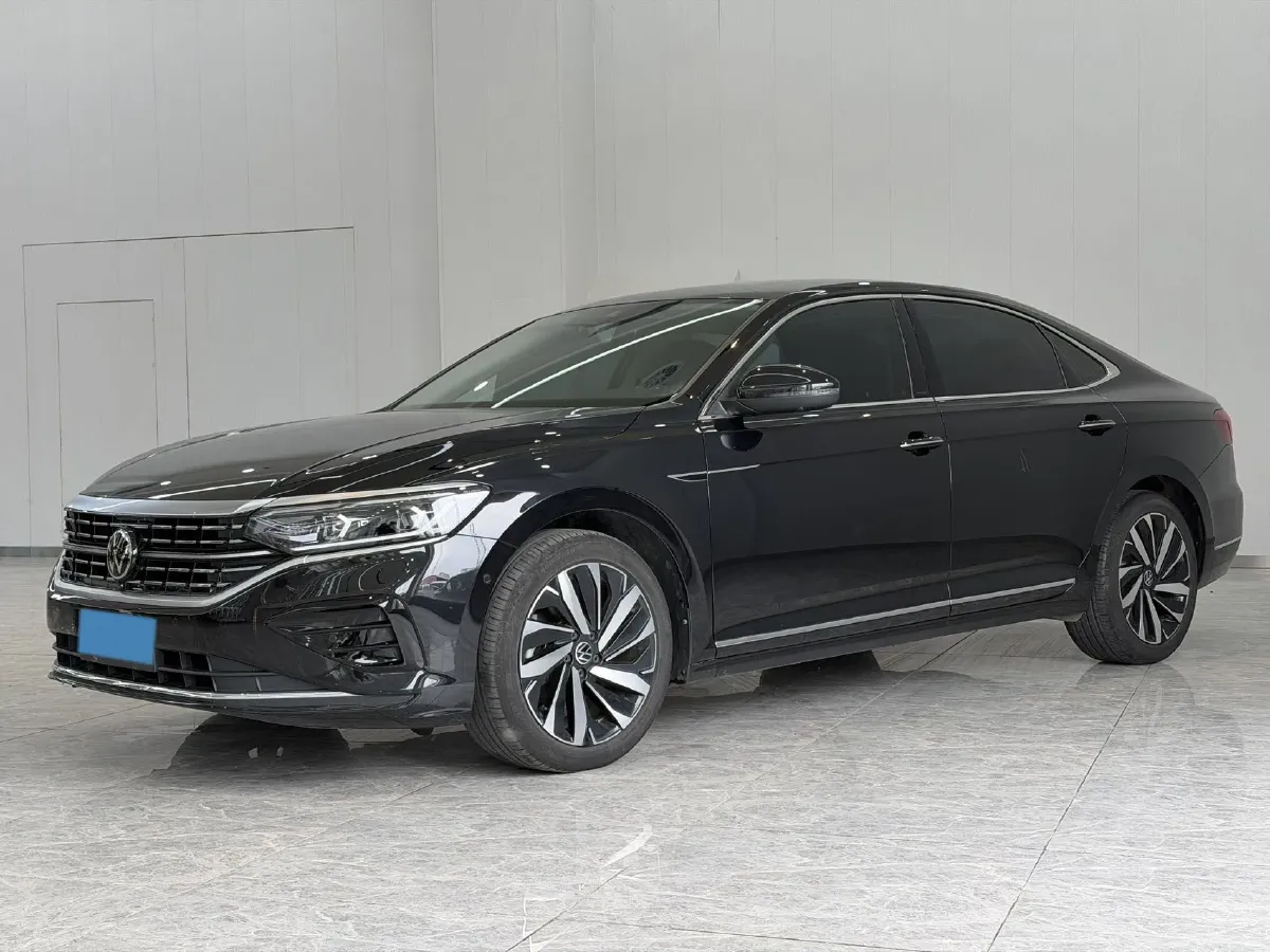 2024 Volkswagen Passat 2.0T 220HP L4 7DCT,autocango,china used car exporter,china ev exporter,chinese used car exporter,chinese used ev exporter
