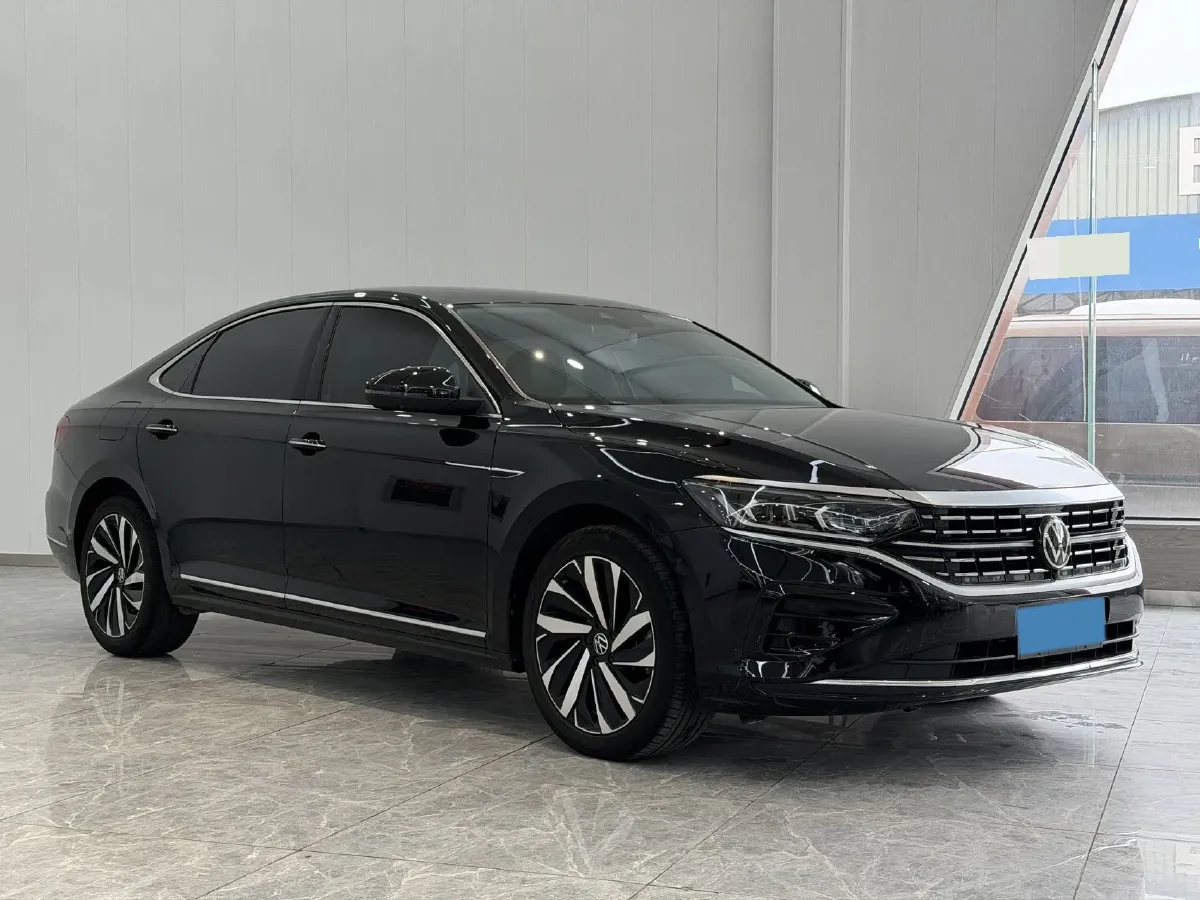 2024 Volkswagen Passat 2.0T 220HP L4 7DCT,autocango,china used car exporter,china ev exporter,chinese used car exporter,chinese used ev exporter