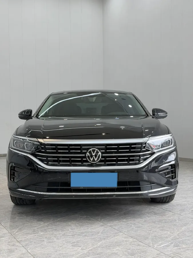 2024 Volkswagen Passat 2.0T 220HP L4 7DCT,autocango,china used car exporter,china ev exporter,chinese used car exporter,chinese used ev exporter