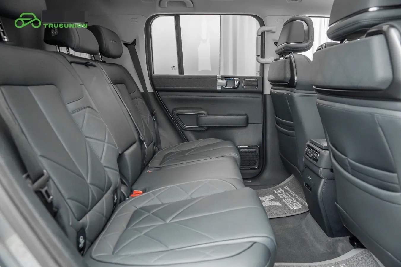 2023 FangChengBao Bao 5 1.5T 194HP L4 E-CVT PHEV 31.8KWH,autocango,china used car exporter,china ev exporter,chinese used car exporter,chinese used ev exporter