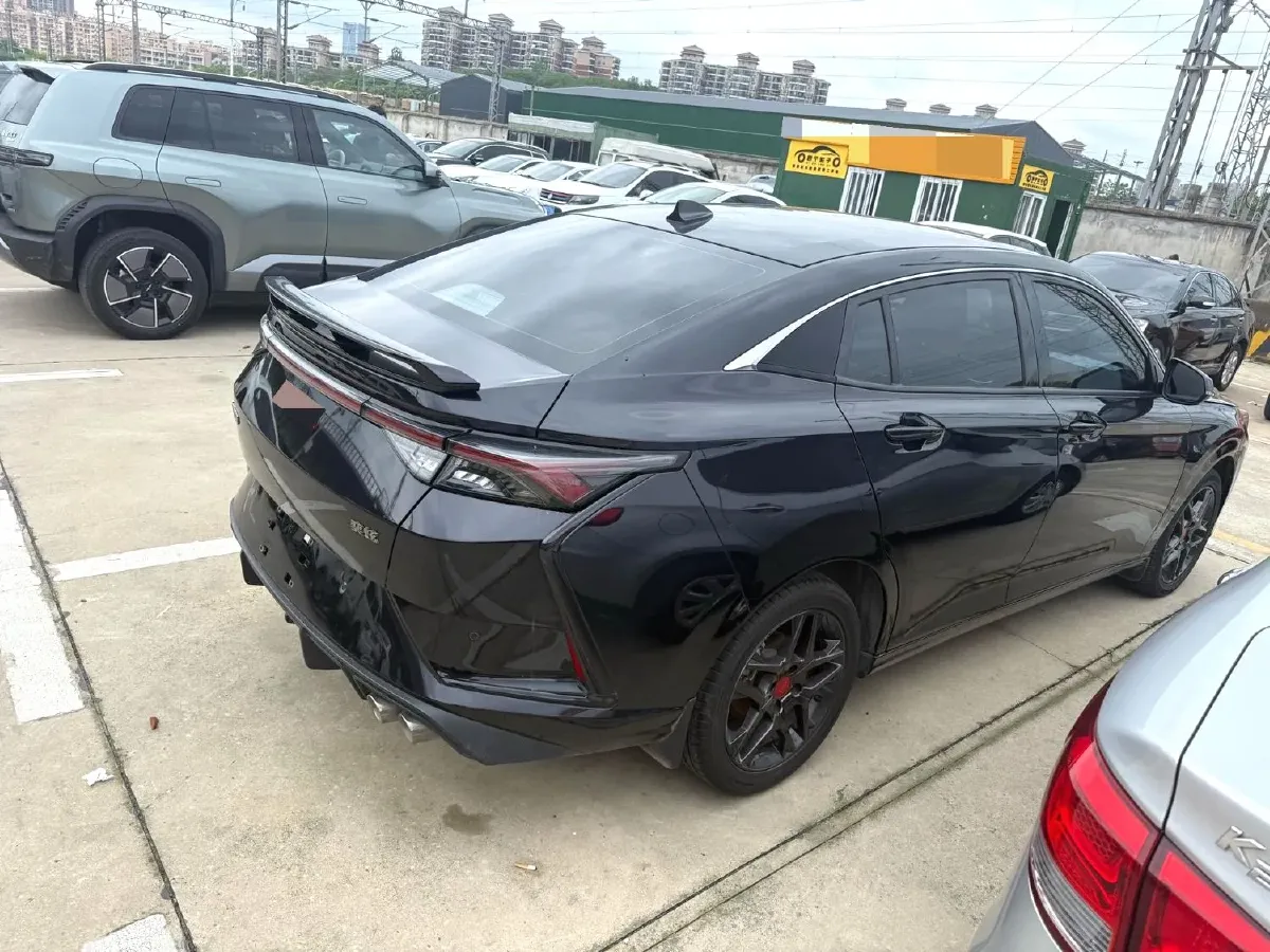 2023 DongFeng Aeolus YiXuan 1.5T 197HP L4 6DCT,autocango,china used car exporter,china ev exporter,chinese used car exporter,chinese used ev exporter