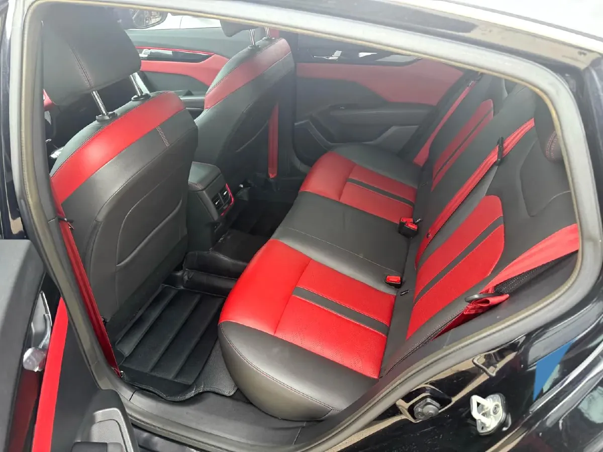 2023 DongFeng Aeolus YiXuan 1.5T 197HP L4 6DCT,autocango,china used car exporter,china ev exporter,chinese used car exporter,chinese used ev exporter