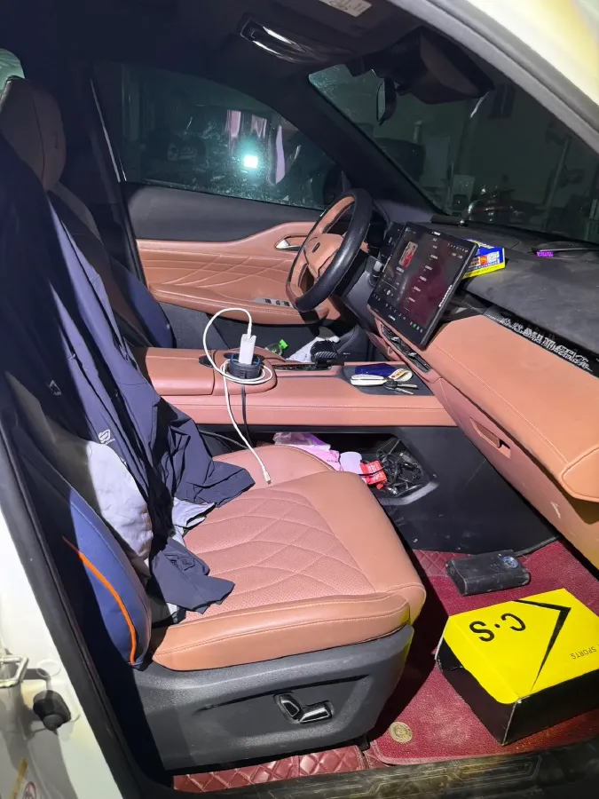 2024 ChangAn UNI-Z 1.5L 98HP L4 E-CVT PHEV 18.4KWH,autocango,china used car exporter,china ev exporter,chinese used car exporter,chinese used ev exporter