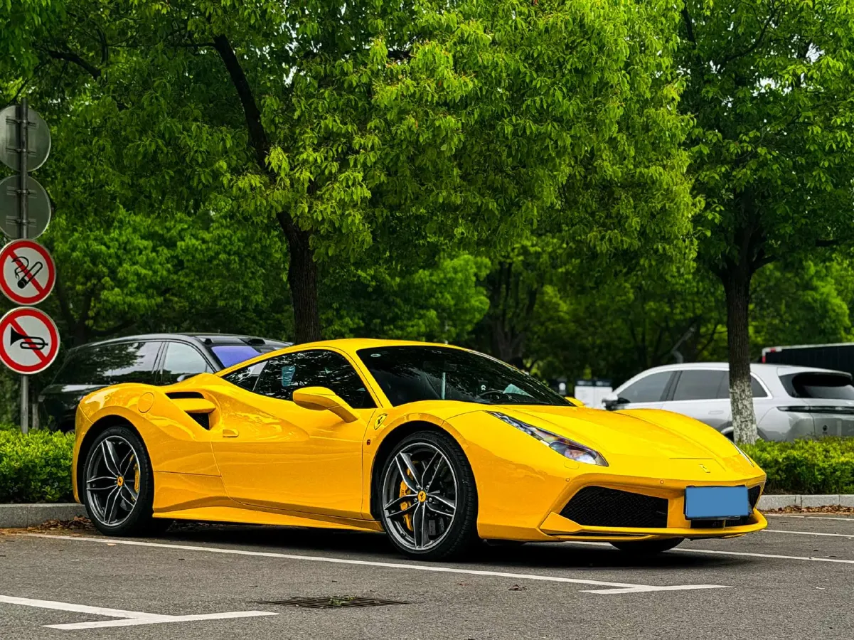 2015 Ferrari 488 3.9T 670HP V8 7DCT,autocango,china used car exporter,china ev exporter,chinese used car exporter,chinese used ev exporter
