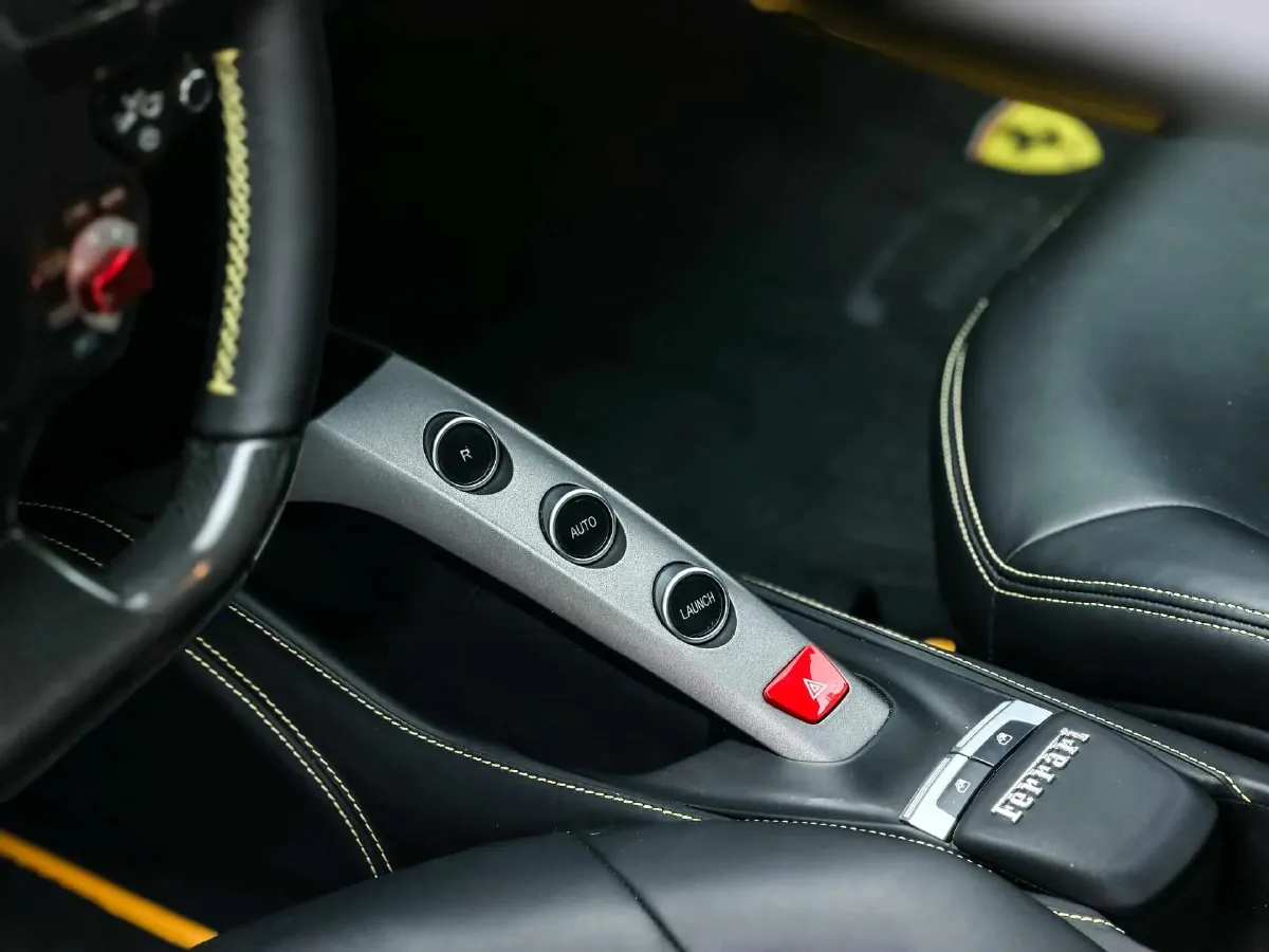 2015 Ferrari 488 3.9T 670HP V8 7DCT,autocango,china used car exporter,china ev exporter,chinese used car exporter,chinese used ev exporter
