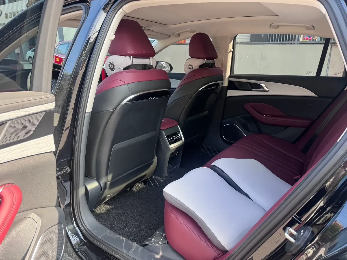 2025 HongQi HS3 1.5T 150HP L4 1DHT PHEV,autocango,china used car exporter,china ev exporter,chinese used car exporter,chinese used ev exporter