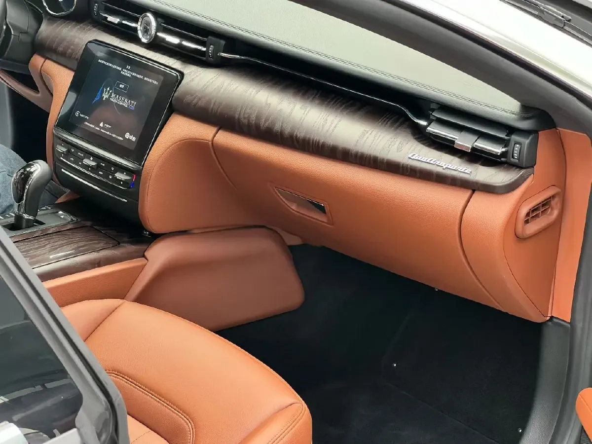 2018 Maserati Quattroporte 3.0T 350HP V6 8AT,autocango,china used car exporter,china ev exporter,chinese used car exporter,chinese used ev exporter