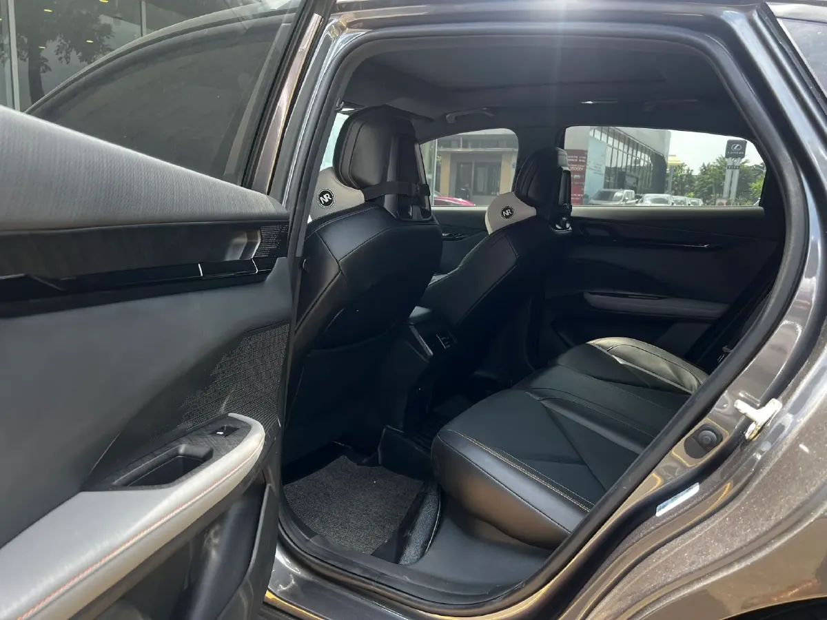 2023 ChangAn UNI-V 1.5T 188HP L4 7DCT,autocango,china used car exporter,china ev exporter,chinese used car exporter,chinese used ev exporter
