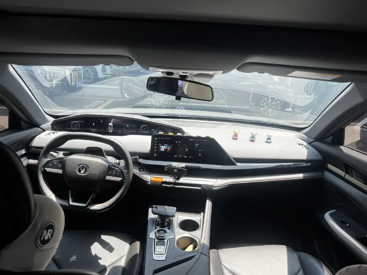 2023 ChangAn UNI-V 1.5T 188HP L4 7DCT,autocango,china used car exporter,china ev exporter,chinese used car exporter,chinese used ev exporter