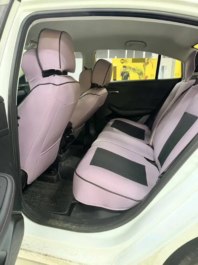 2023 Roewe i5 1.5L 129HP L4 5MT,autocango,china used car exporter,china ev exporter,chinese used car exporter,chinese used ev exporter