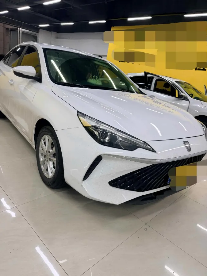 2023 Roewe i5 1.5L 129HP L4 5MT,autocango,china used car exporter,china ev exporter,chinese used car exporter,chinese used ev exporter