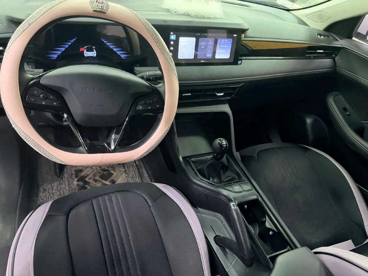 2023 Roewe i5 1.5L 129HP L4 5MT,autocango,china used car exporter,china ev exporter,chinese used car exporter,chinese used ev exporter