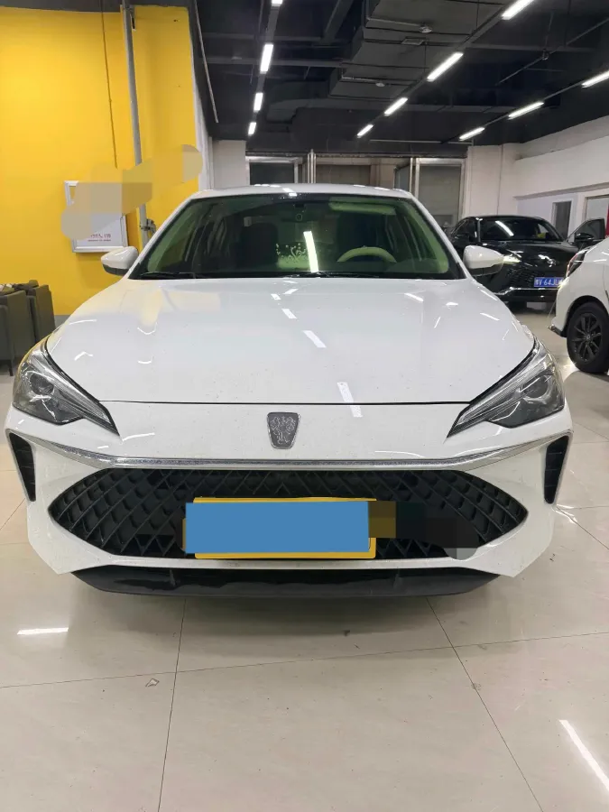 2023 Roewe i5 1.5L 129HP L4 5MT,autocango,china used car exporter,china ev exporter,chinese used car exporter,chinese used ev exporter