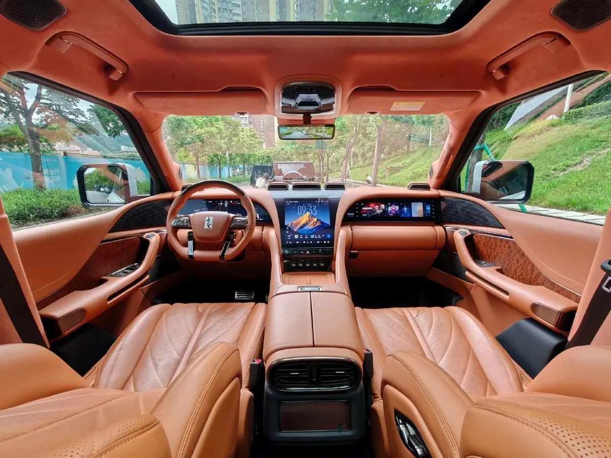 2023 YangWang U8 2.0T 272HP L4 REEV 49.05KWH,autocango,china used car exporter,china ev exporter,chinese used car exporter,chinese used ev exporter