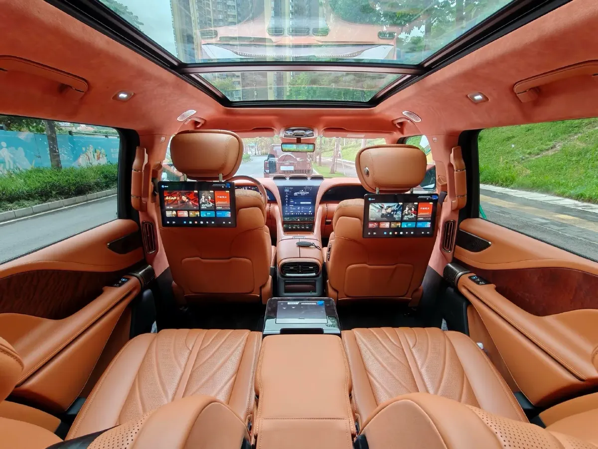 2023 YangWang U8 2.0T 272HP L4 REEV 49.05KWH,autocango,china used car exporter,china ev exporter,chinese used car exporter,chinese used ev exporter