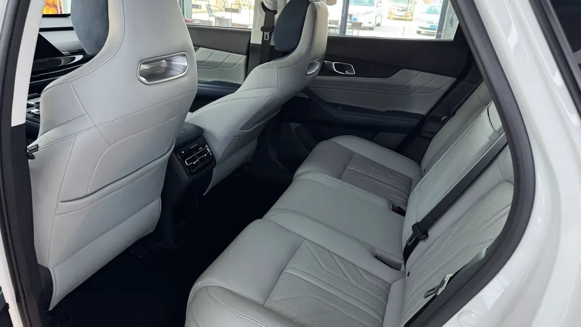 2023 ChangAn UNI-K iDD 1.5T 170HP L4 6TCT PHEV 28.39KWH,autocango,china used car exporter,china ev exporter,chinese used car exporter,chinese used ev exporter