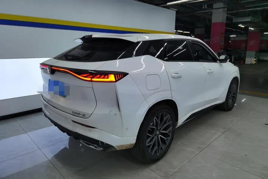 2024 ChangAn UNI-Z 1.5L 98HP L4 E-CVT PHEV 18.4KWH,autocango,china used car exporter,china ev exporter,chinese used car exporter,chinese used ev exporter