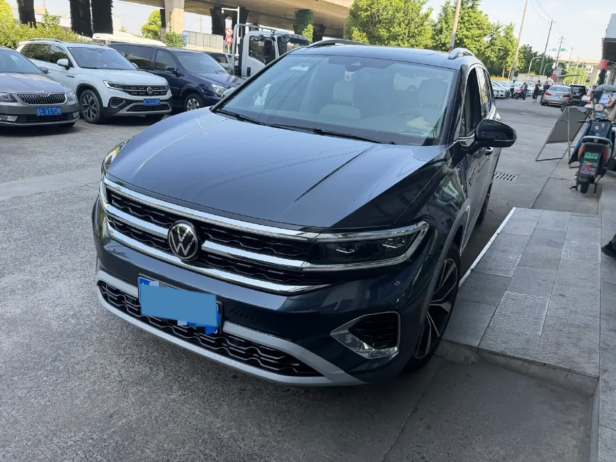 2022 Volkswagen Talagon 2.5T 299HP V6 7DCT,autocango,china used car exporter,china ev exporter,chinese used car exporter,chinese used ev exporter