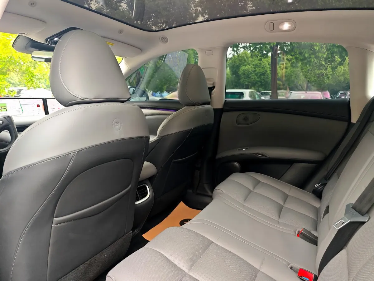 2023 IM LS6 BEV 71KWH,autocango,china used car exporter,china ev exporter,chinese used car exporter,chinese used ev exporter