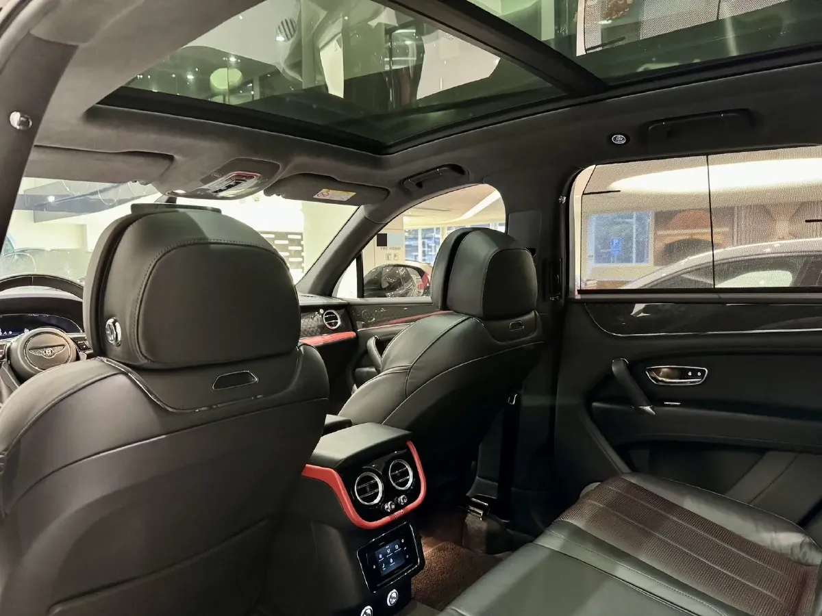2018 Bentley Bentayga 4.0T 550HP V8 8AT,autocango,china used car exporter,china ev exporter,chinese used car exporter,chinese used ev exporter
