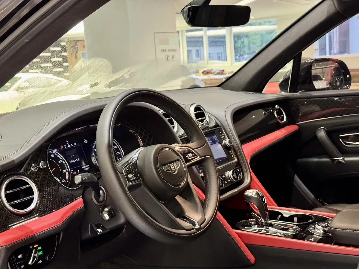 2018 Bentley Bentayga 4.0T 550HP V8 8AT,autocango,china used car exporter,china ev exporter,chinese used car exporter,chinese used ev exporter