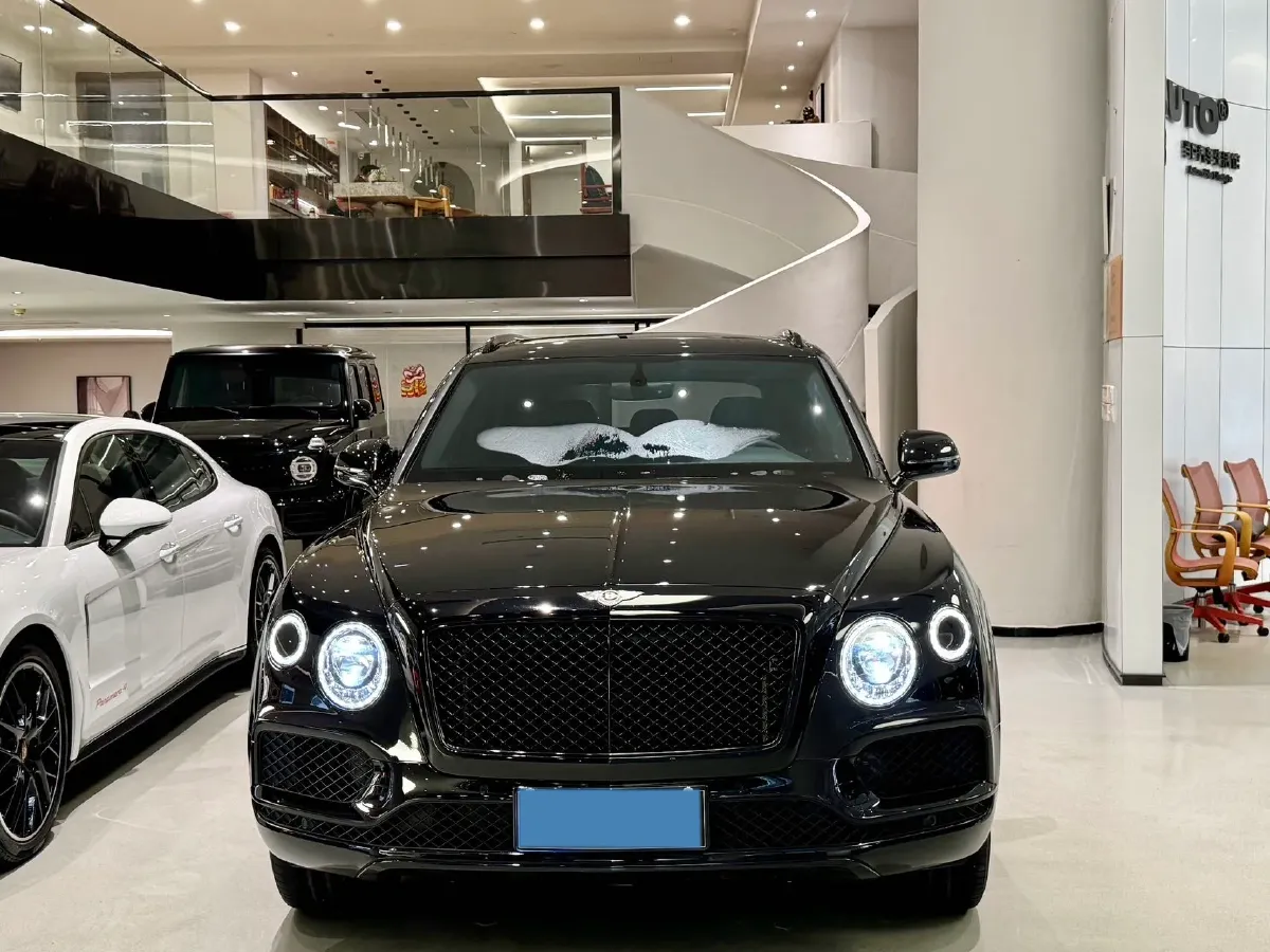 2018 Bentley Bentayga 4.0T 550HP V8 8AT,autocango,china used car exporter,china ev exporter,chinese used car exporter,chinese used ev exporter