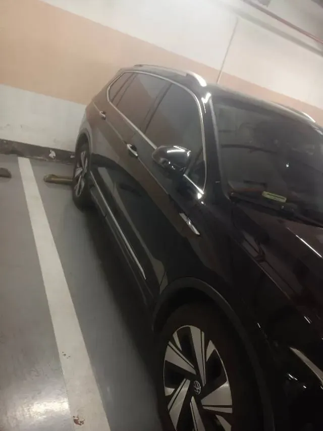 2023 Volkswagen Tiguan L 2.0T 220HP L4 7DCT,autocango,china used car exporter,china ev exporter,chinese used car exporter,chinese used ev exporter