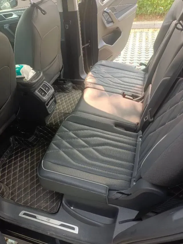 2023 Volkswagen Tiguan L 2.0T 220HP L4 7DCT,autocango,china used car exporter,china ev exporter,chinese used car exporter,chinese used ev exporter