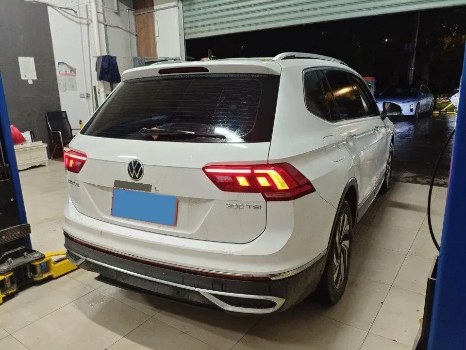 2023 Volkswagen Tiguan L 1.5T 160HP L4 7DCT,autocango,china used car exporter,china ev exporter,chinese used car exporter,chinese used ev exporter
