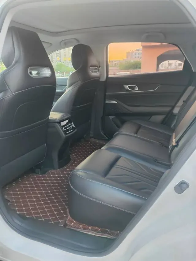2023 ChangAn UNI-K 2.0T 233HP L4 8AT,autocango,china used car exporter,china ev exporter,chinese used car exporter,chinese used ev exporter
