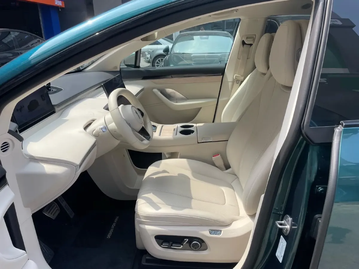 2026 Luxeed R7 REEV 156HP REEV,autocango,china used car exporter,china ev exporter,chinese used car exporter,chinese used ev exporter