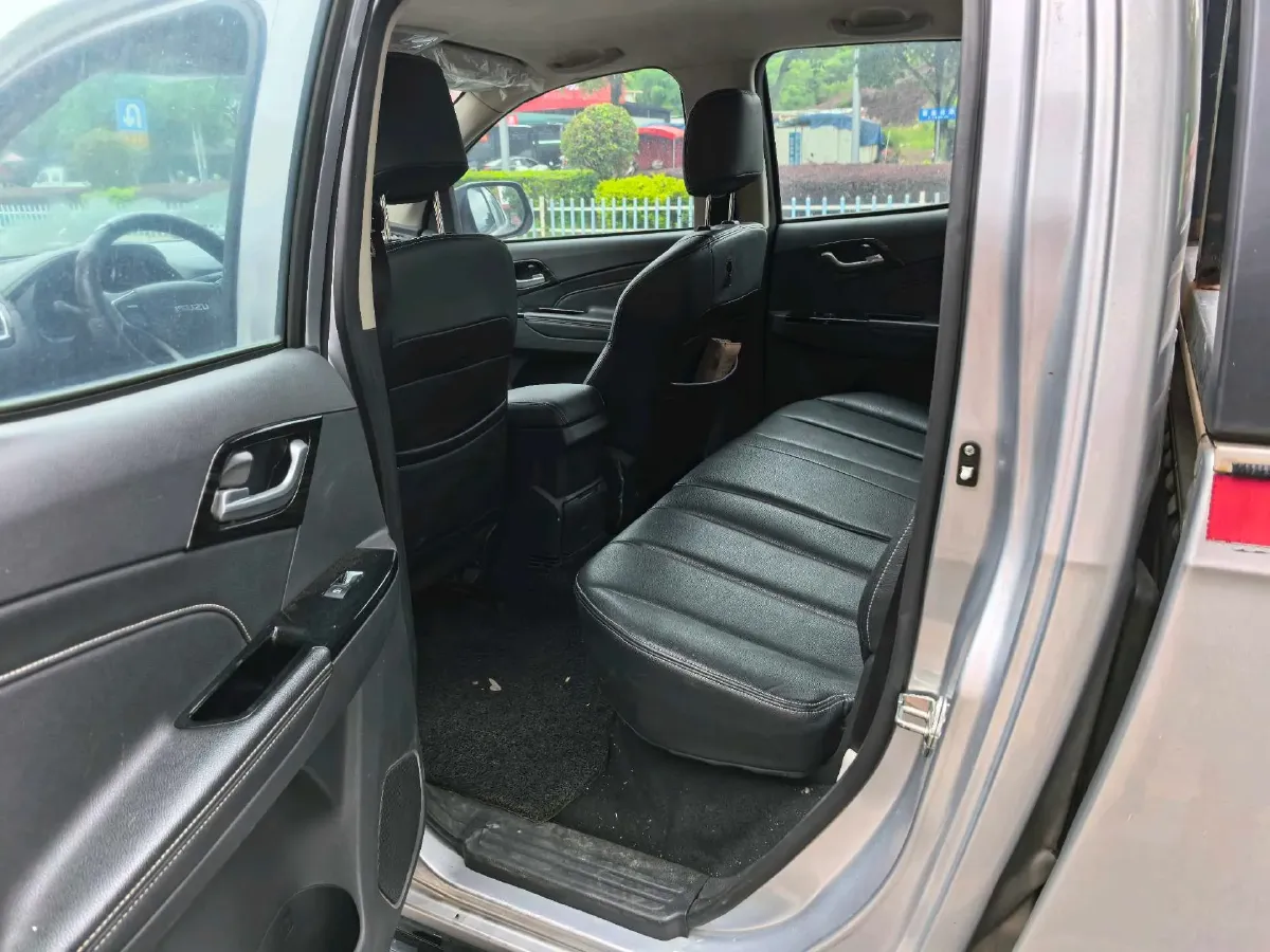 2019 Isuzu LingTuo 2.5T 150HP L4 6MT,autocango,china used car exporter,china ev exporter,chinese used car exporter,chinese used ev exporter