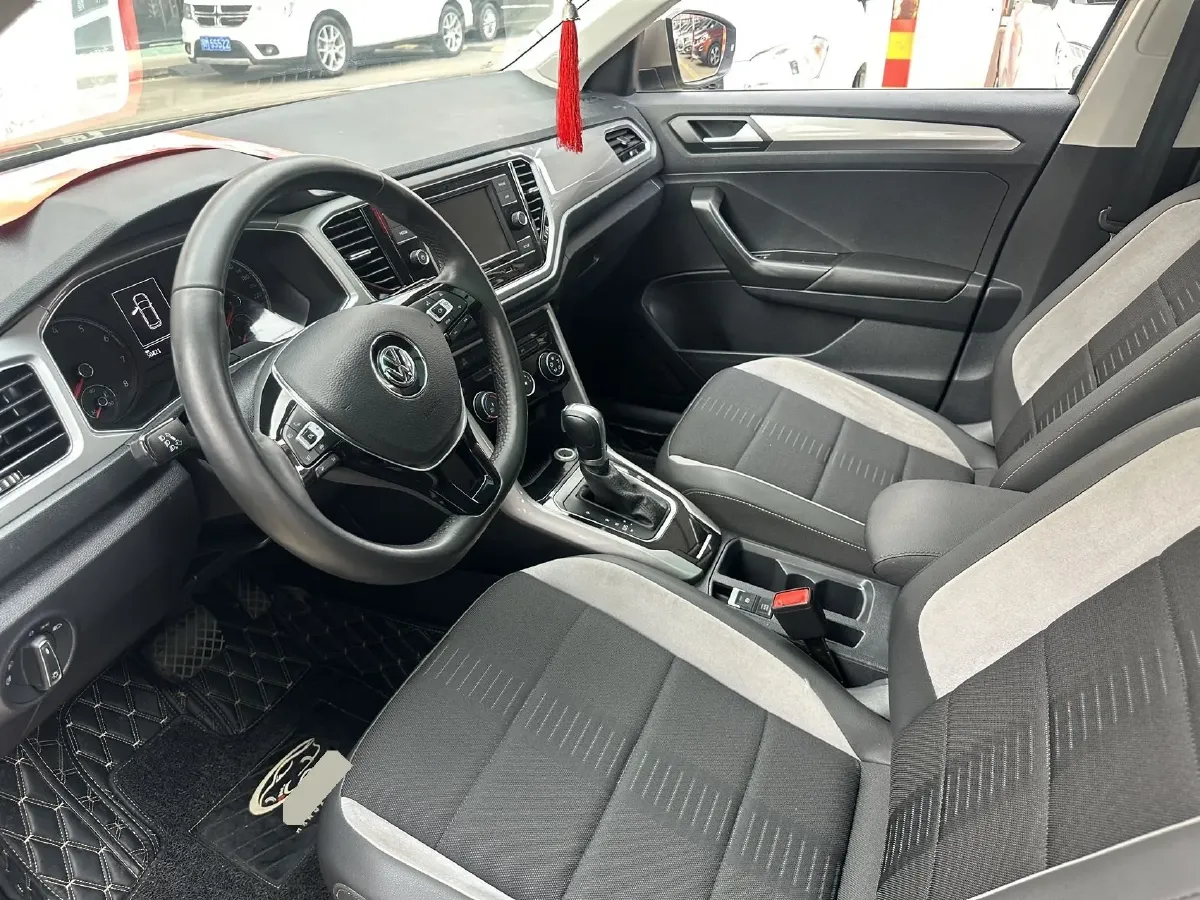 2020 Volkswagen T-Roc 1.4T 131HP L4 7DCT,autocango,china used car exporter,china ev exporter,chinese used car exporter,chinese used ev exporter