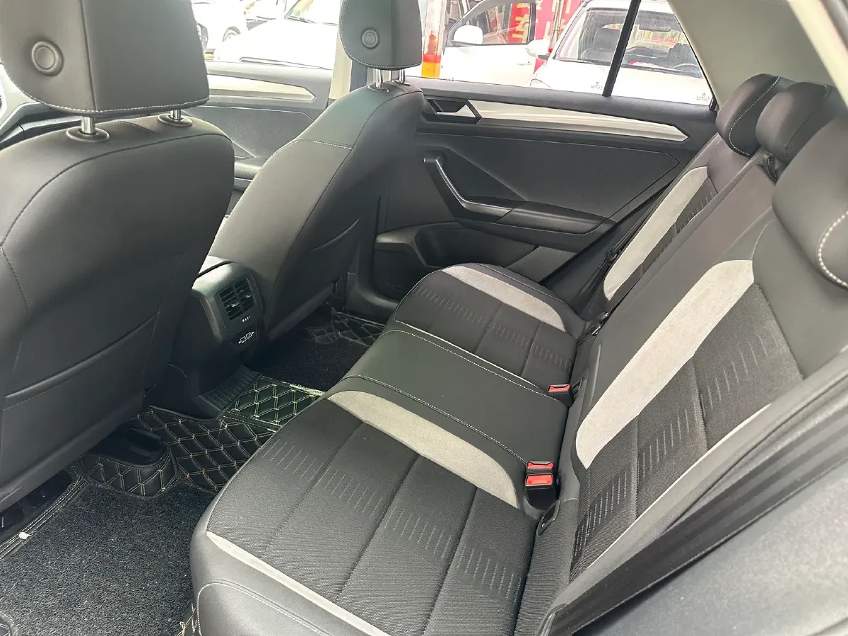 2020 Volkswagen T-Roc 1.4T 131HP L4 7DCT,autocango,china used car exporter,china ev exporter,chinese used car exporter,chinese used ev exporter