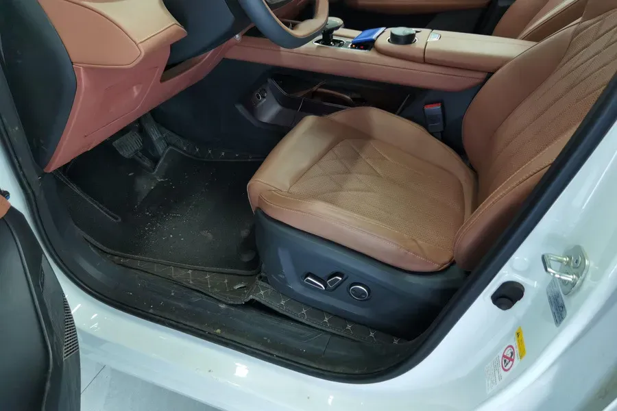 2024 ChangAn UNI-Z 1.5L 98HP L4 E-CVT PHEV 18.4KWH,autocango,china used car exporter,china ev exporter,chinese used car exporter,chinese used ev exporter