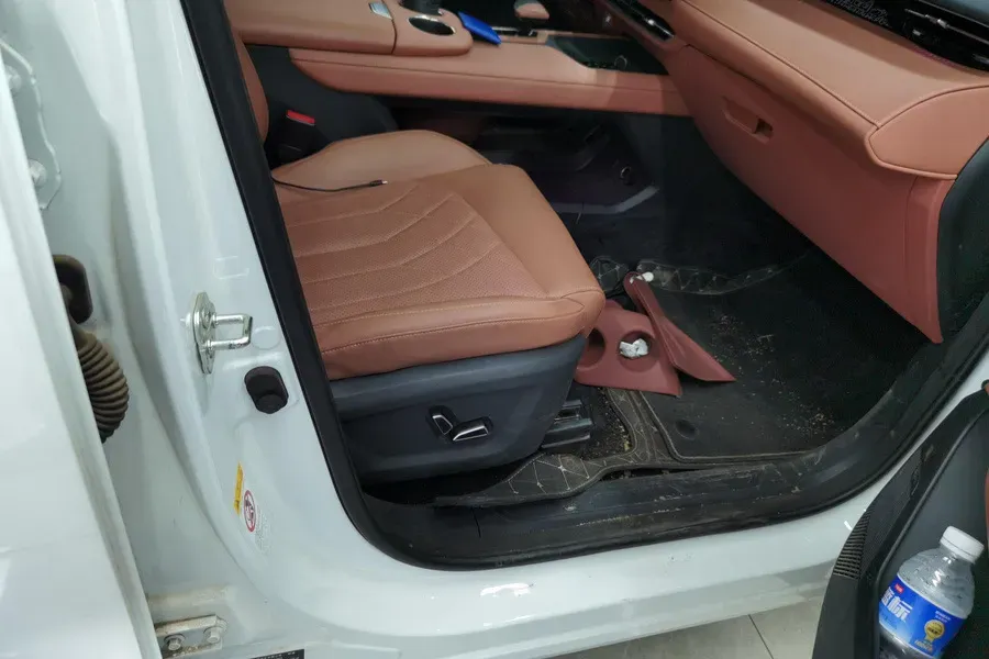2024 ChangAn UNI-Z 1.5L 98HP L4 E-CVT PHEV 18.4KWH,autocango,china used car exporter,china ev exporter,chinese used car exporter,chinese used ev exporter