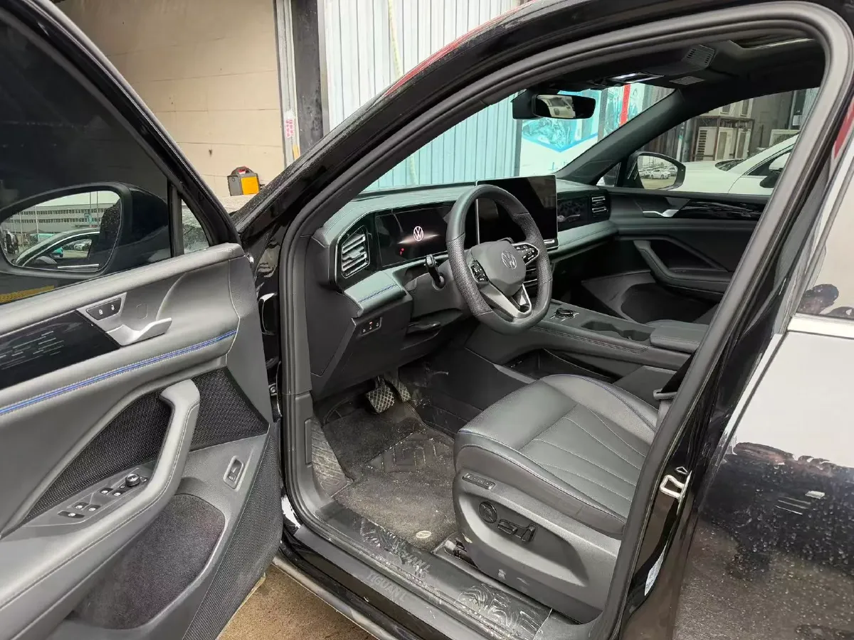2024 Volkswagen Tiguan L 2.0T 186HP L4 7DCT,autocango,china used car exporter,china ev exporter,chinese used car exporter,chinese used ev exporter