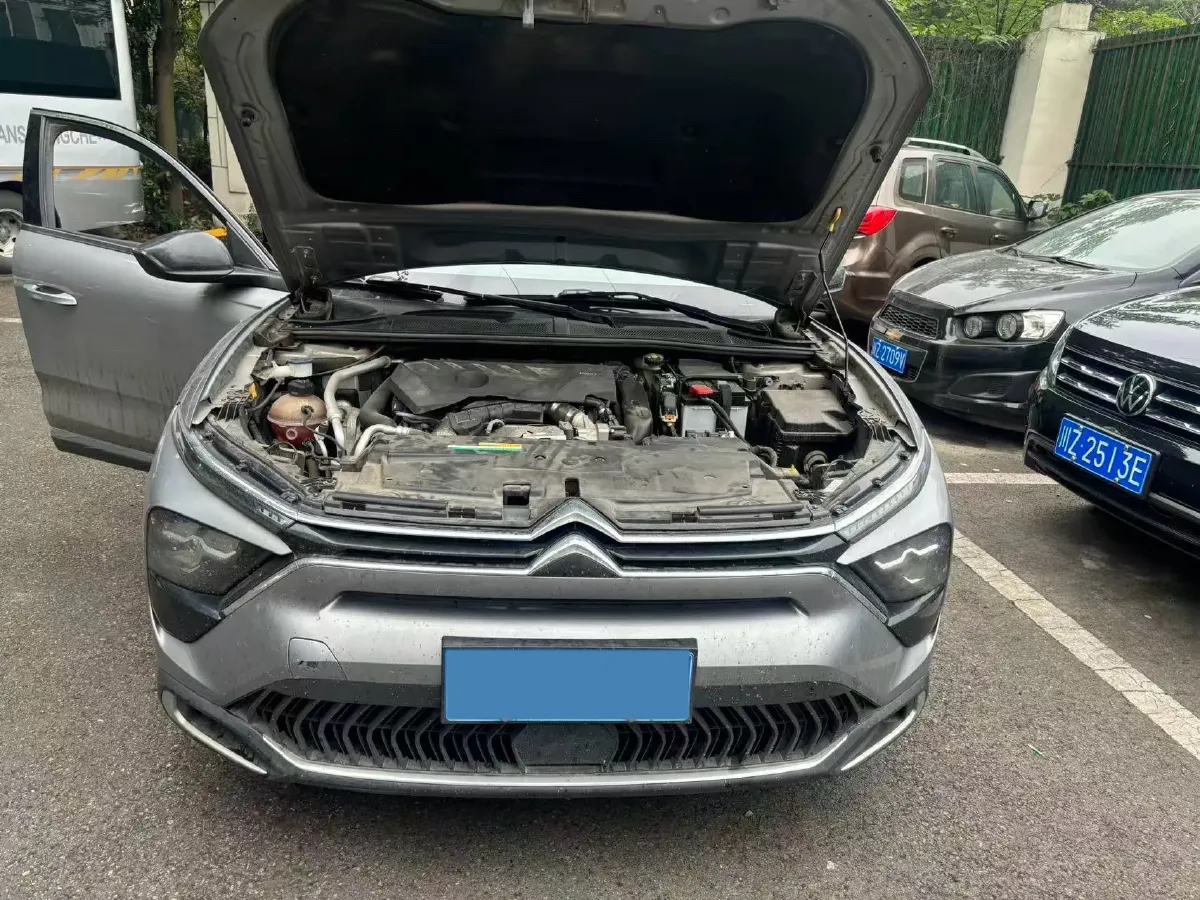 2021 Citroen C5 X 1.6T 175HP L4 8AT,autocango,china used car exporter,china ev exporter,chinese used car exporter,chinese used ev exporter