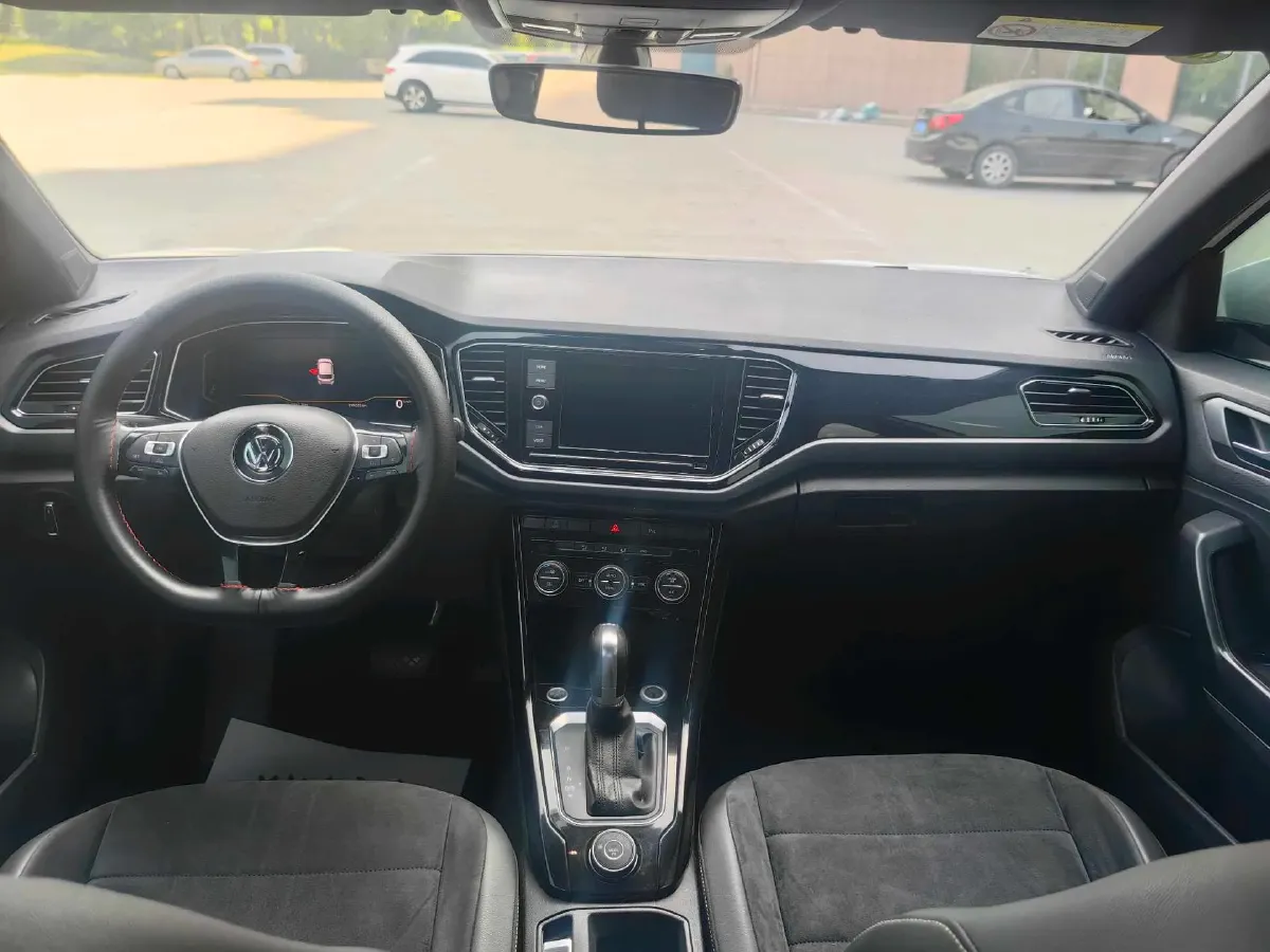 2019 Volkswagen T-Roc 1.4T 150HP L4 7DCT,autocango,china used car exporter,china ev exporter,chinese used car exporter,chinese used ev exporter