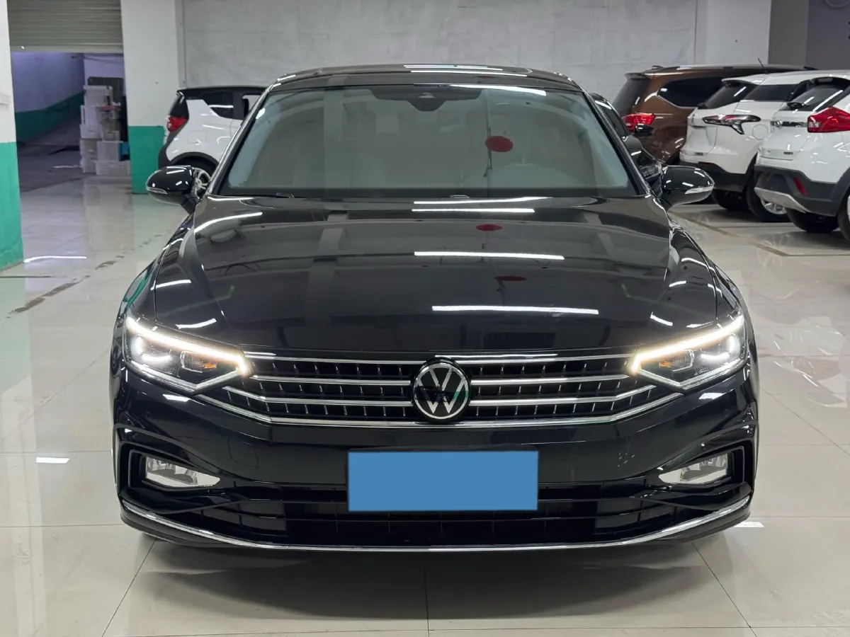 2023 Volkswagen Magotan 2.0T 186HP L4 7DCT,autocango,china used car exporter,china ev exporter,chinese used car exporter,chinese used ev exporter