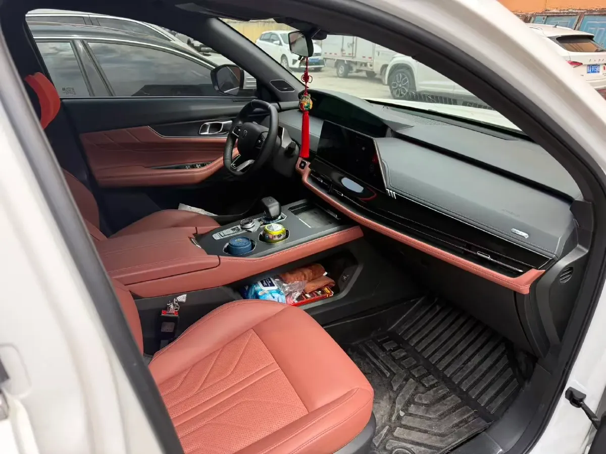2023 ChangAn UNI-K 2.0T 233HP L4 8AT,autocango,china used car exporter,china ev exporter,chinese used car exporter,chinese used ev exporter